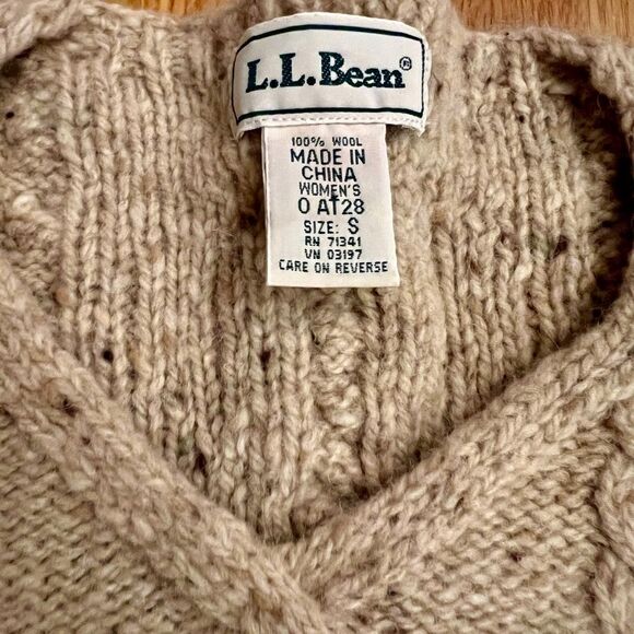 EUC Vintage Women's LL Bean Oatmeal Flecked V-Neck Cable Knit Sweater SMALL - Picture 2 of 3